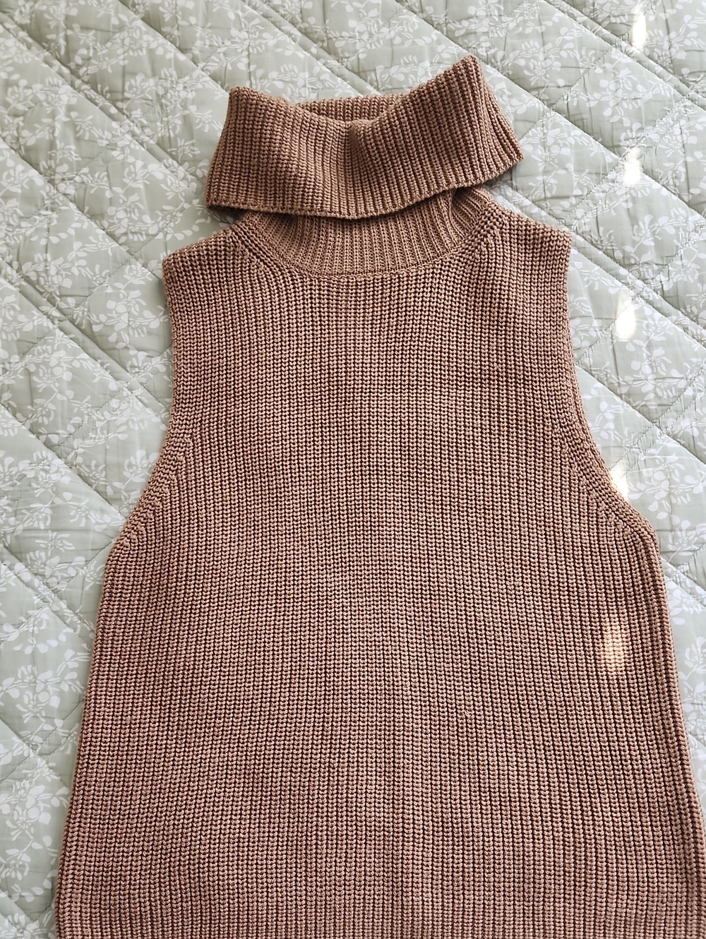 Antonio MELANI Sleeveless Turtleneck Knit Sweater Vest